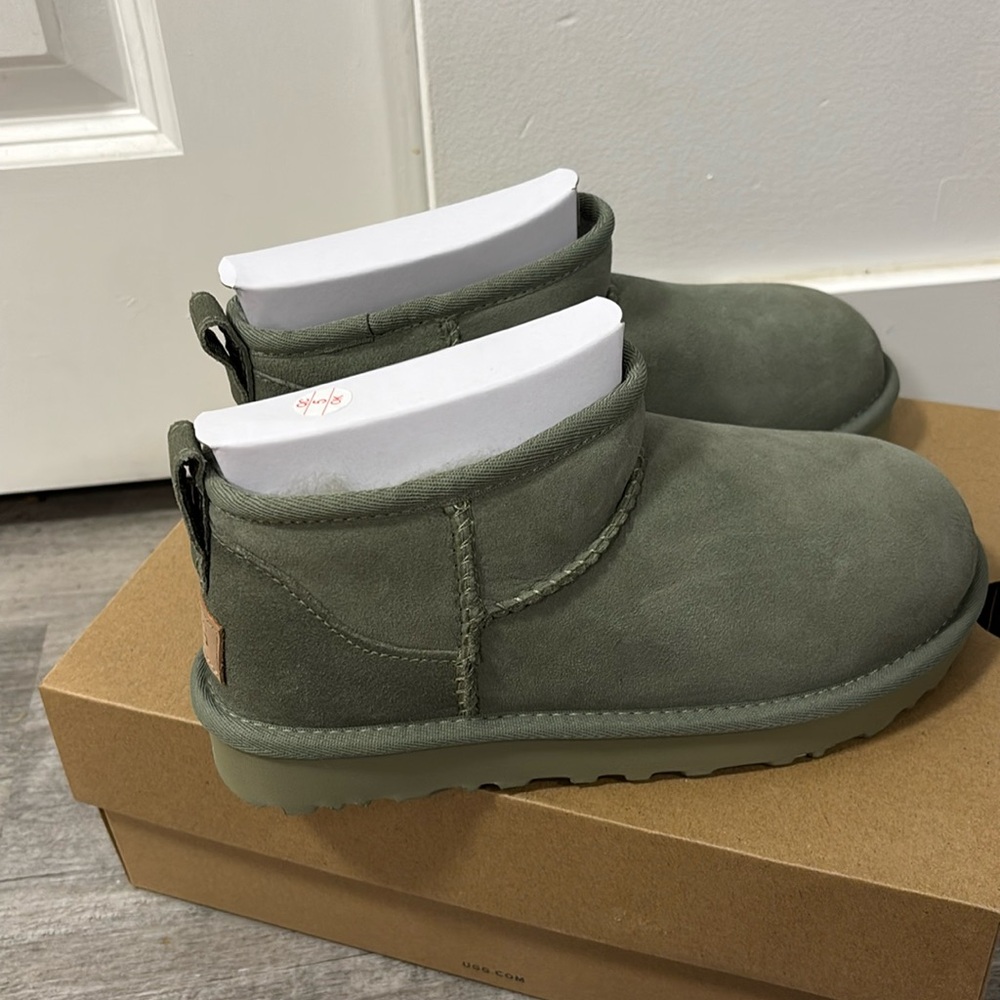 Ultra mini Uggs